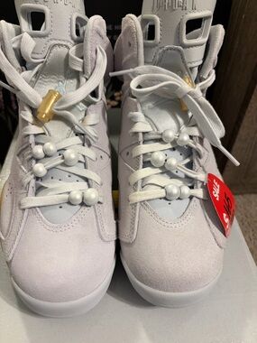 Jordan 6 White & Pale Yellow Retro Sneakers